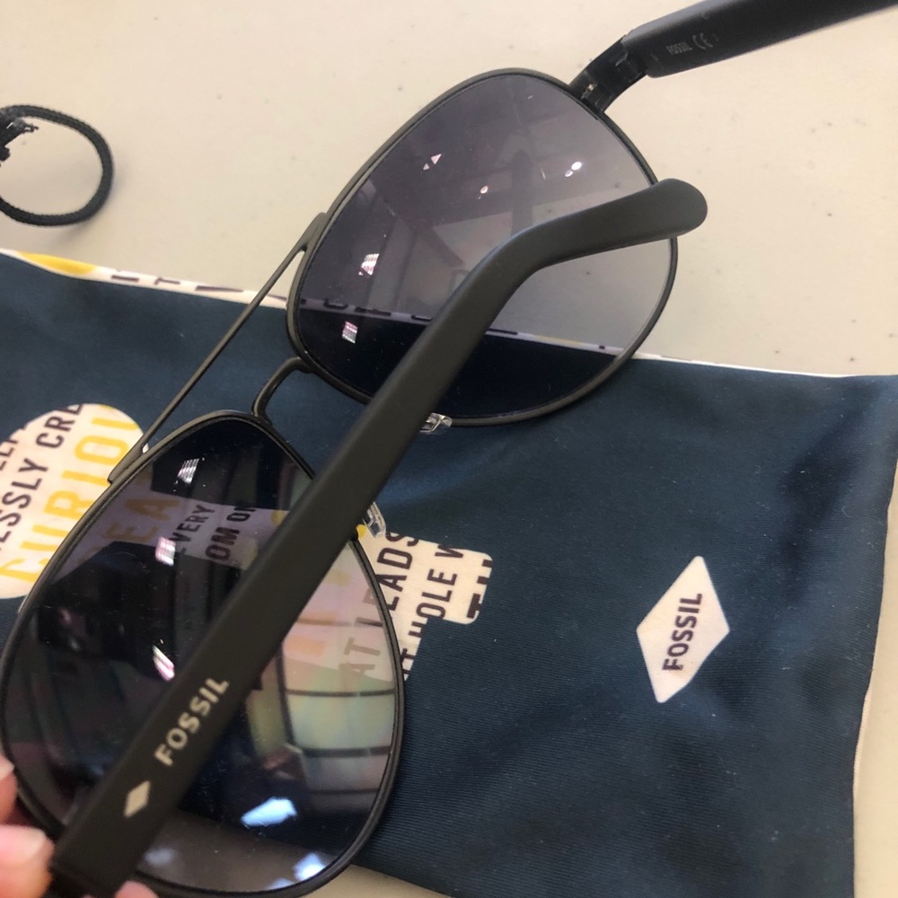 Fossil sunglasse original good condition
